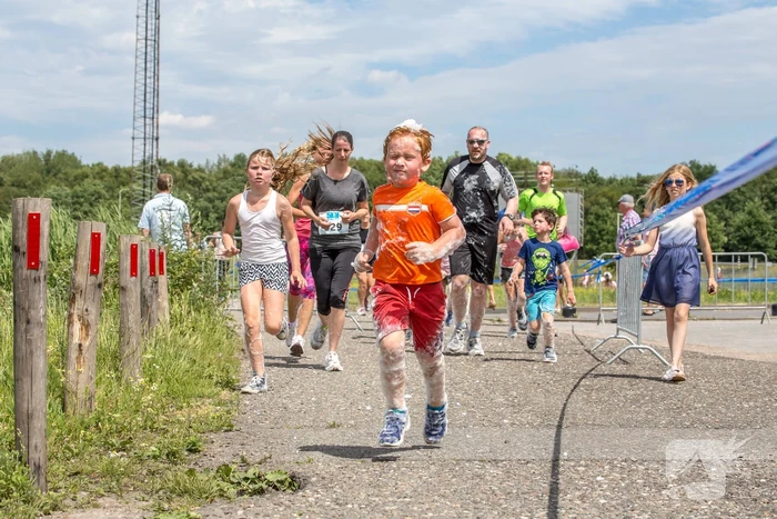 Grote opkomst bij eerste Bubbel Run in Nederland
