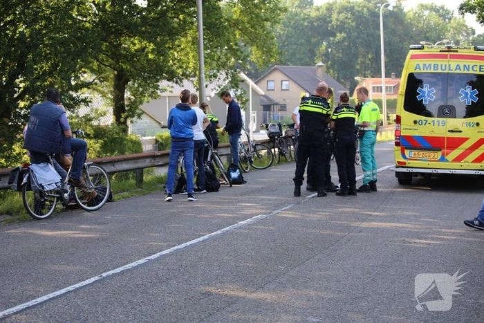 Fietser slaat over de kop en raakt ernstiger gewond