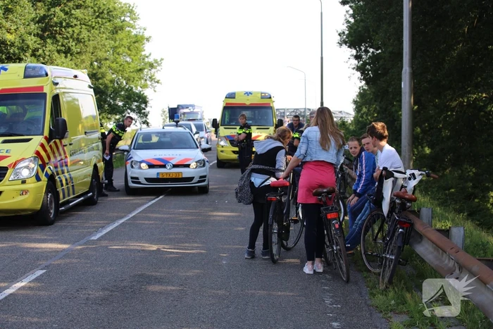 Fietser slaat over de kop en raakt ernstiger gewond