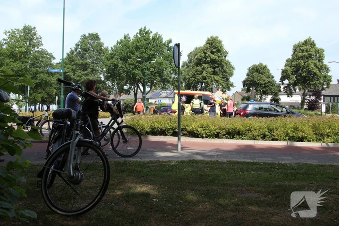 E-bikester gewond na botsing met auto