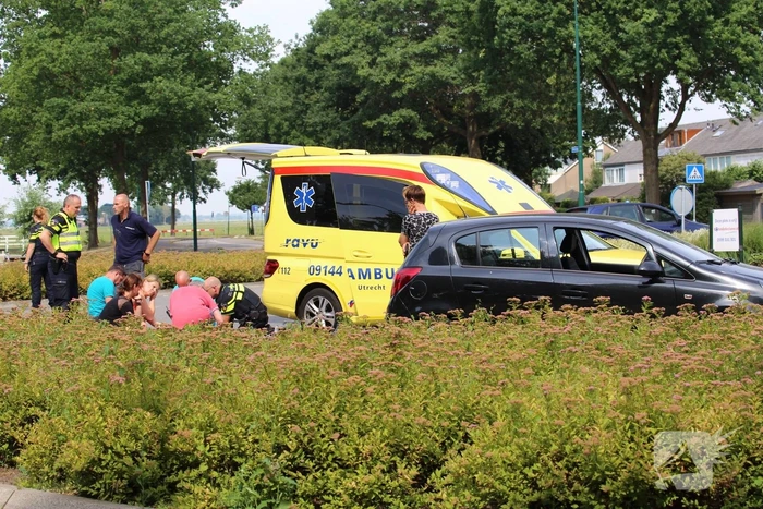 E-bikester gewond na botsing met auto