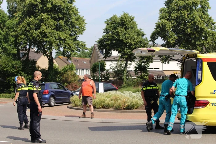 E-bikester gewond na botsing met auto