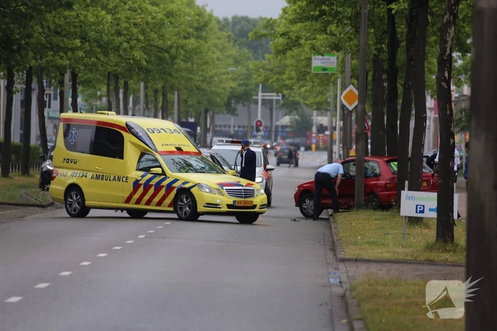 Twee gewonden na flinke crash