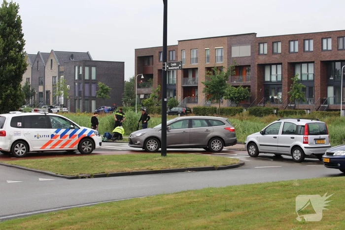 Moeder en kind geschrokken na botsing met fietser