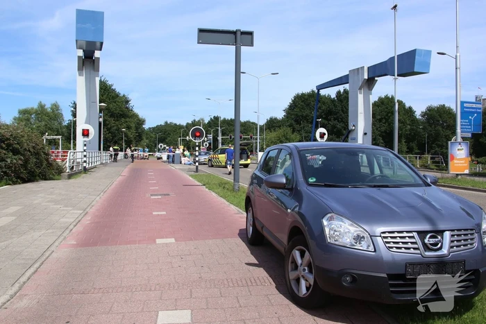 Twee auto's gelanceerd na defecte brug