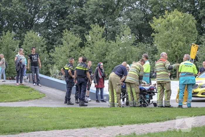 Fietser maakt tuimeling in stuntkuil