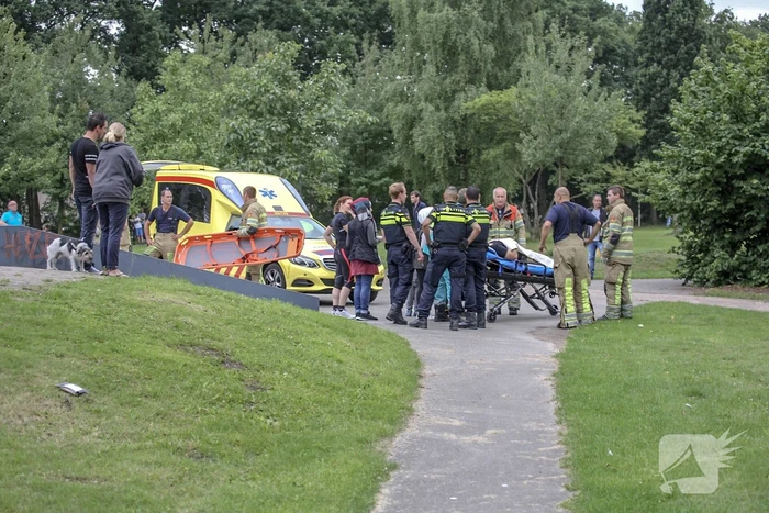 Fietser maakt tuimeling in stuntkuil