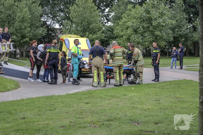 Fietser maakt tuimeling in stuntkuil