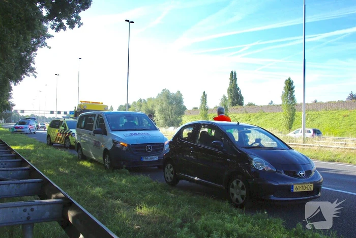 Lange file door kop-staart aanrijding