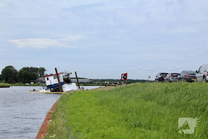 Overslagschip zinkt