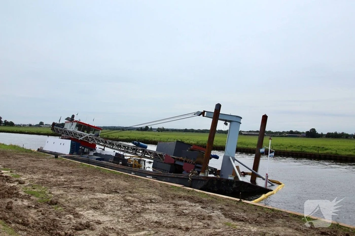 Overslagschip zinkt