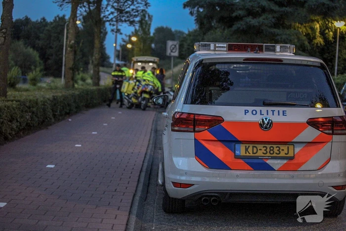 Twee fietsers botsen op elkaar