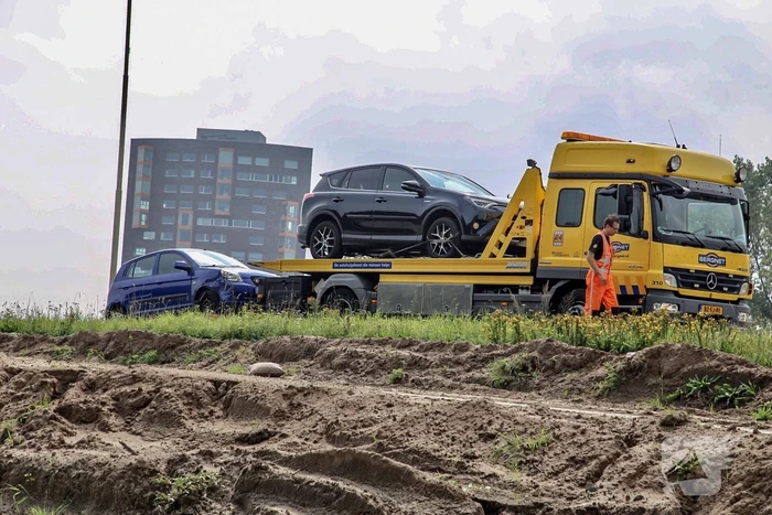 Schade na aanrijding tussen twee voertuigen