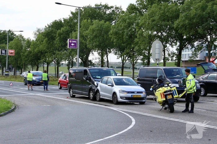 Flinke crash bij kop-staartbotsing