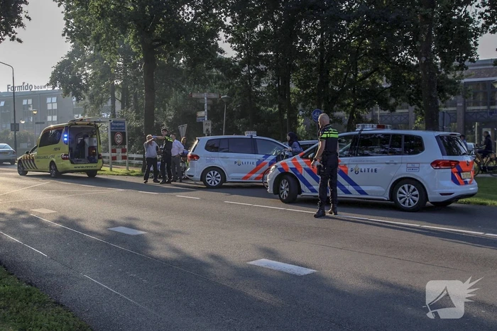 Scooterrijder gewond na aanrijding auto