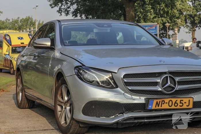 Scooterrijder gewond na aanrijding auto