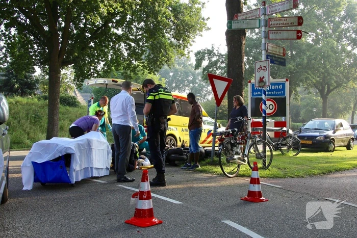 Scooterrijder gewond na aanrijding auto