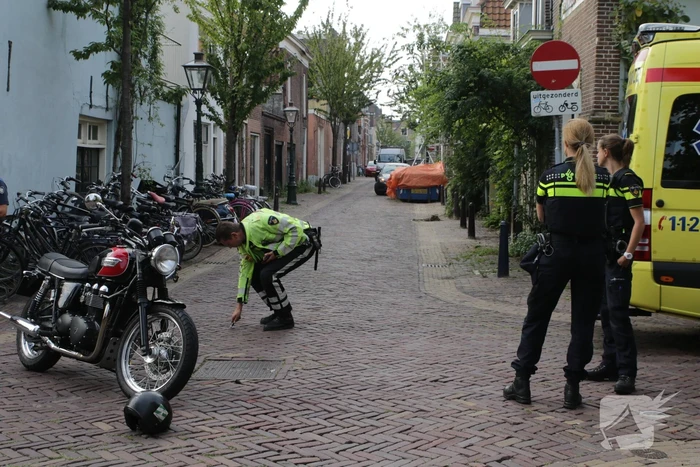 Scooterrijder gewond na botsing met motorrijder