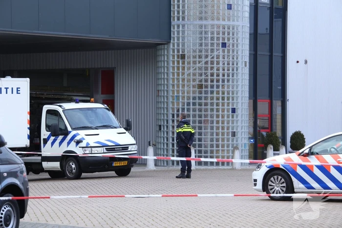 Lichaam aangetroffen in oplegger van vrachtwagen
