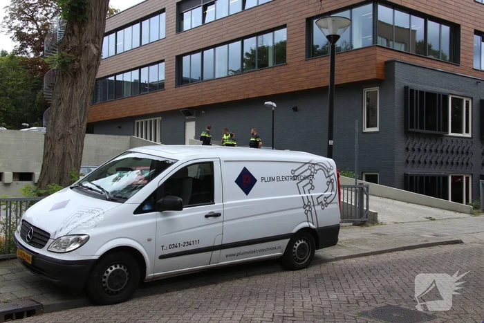 Bestuurder overreden door eigen bestelbus