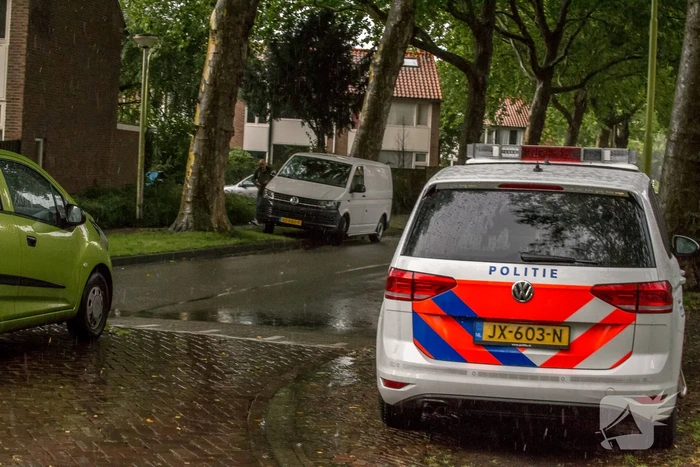 Overleden persoon aangetroffen in auto