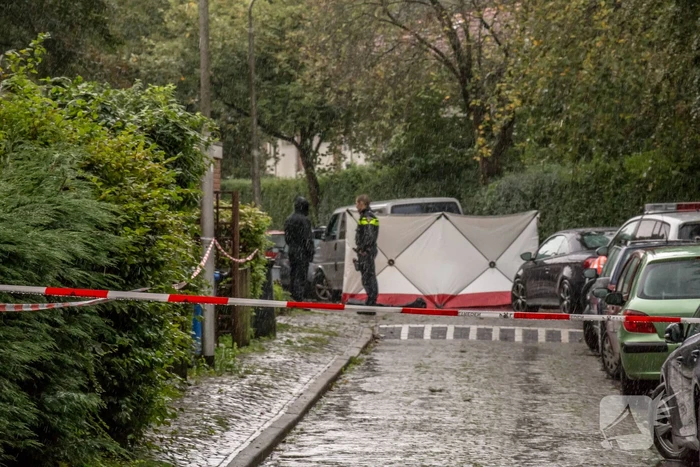 Overleden persoon aangetroffen in auto