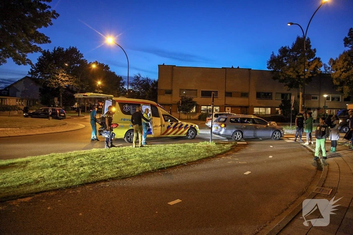 Fietser geschept op rotonde