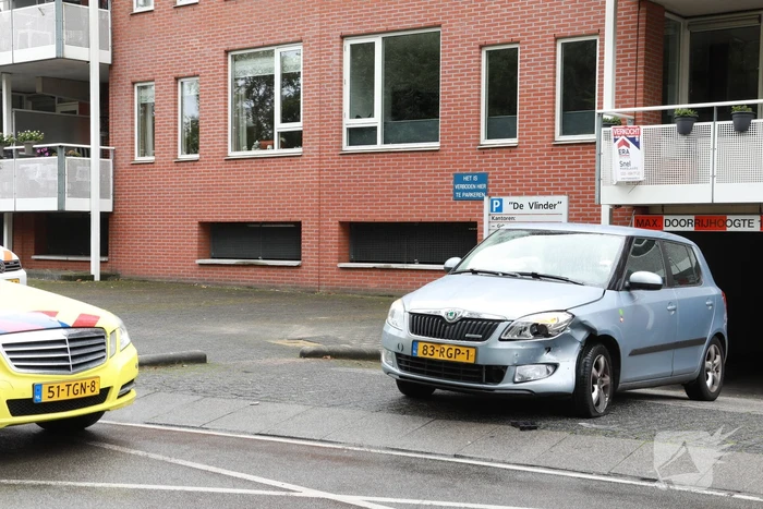 Flinke aanrijding na uitrijden parkeergarage