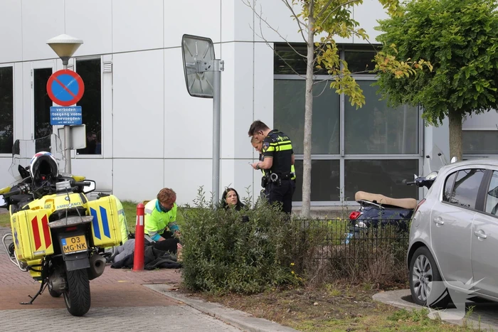 Scooterrijder aangereden door auto