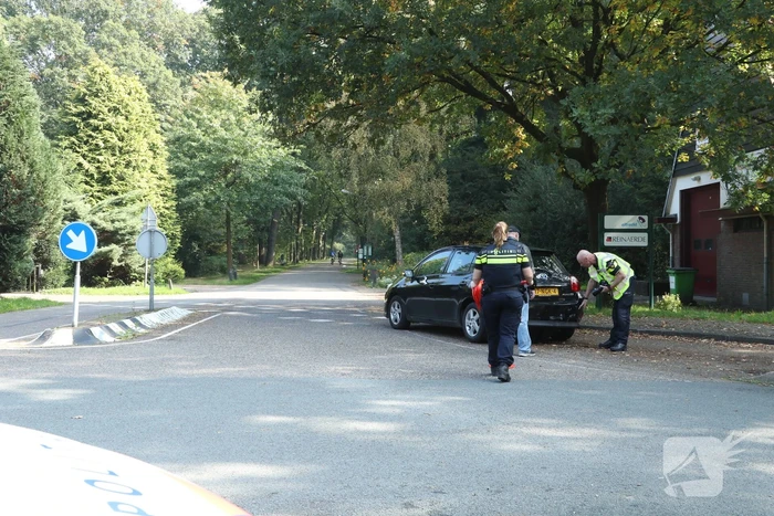 Motor botst op afremmende auto