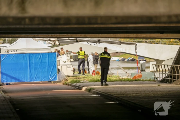 Stoffelijk overschot in water gevonden