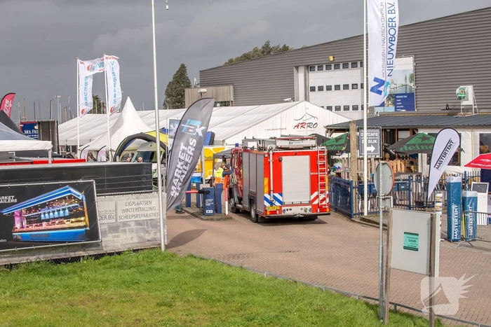 Boot in problemen door afgebroken roer