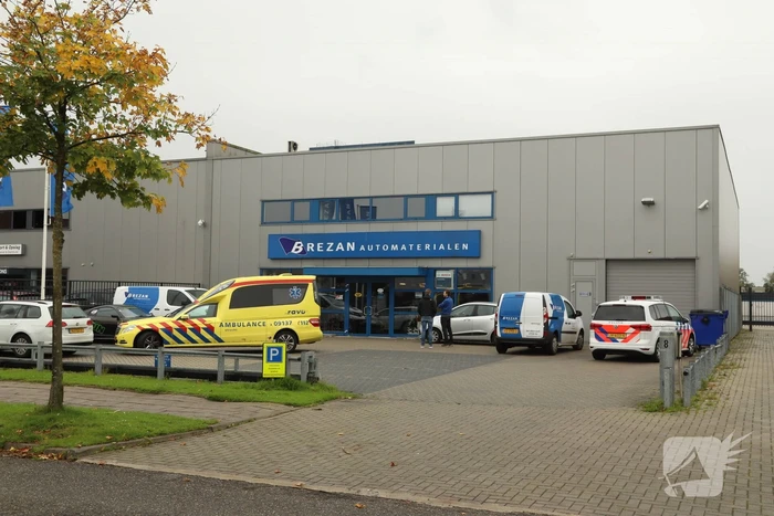 twee personen gevlucht na gewapende overval