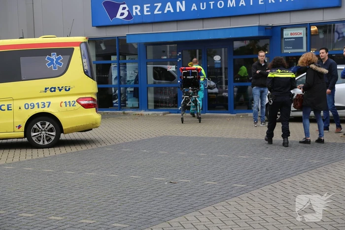 twee personen gevlucht na gewapende overval