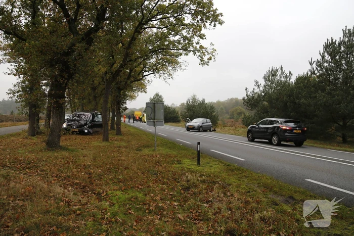 Enorme crash met meerdere auto's
