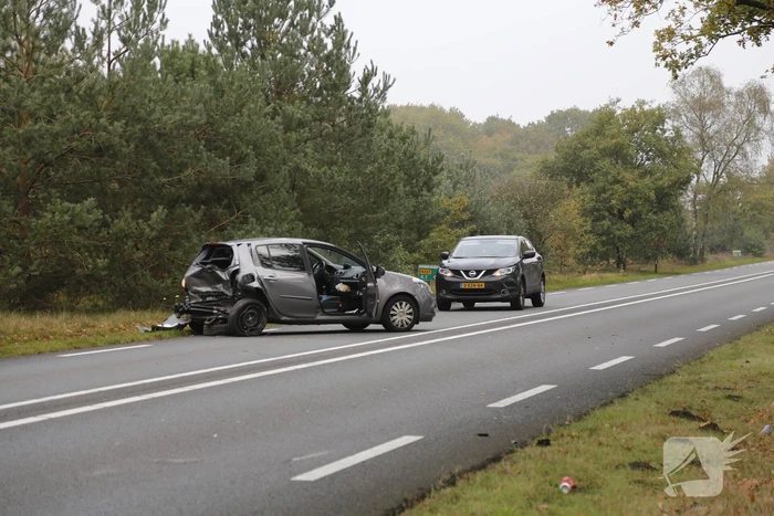 Enorme crash met meerdere auto's