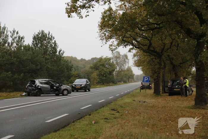 Enorme crash met meerdere auto's