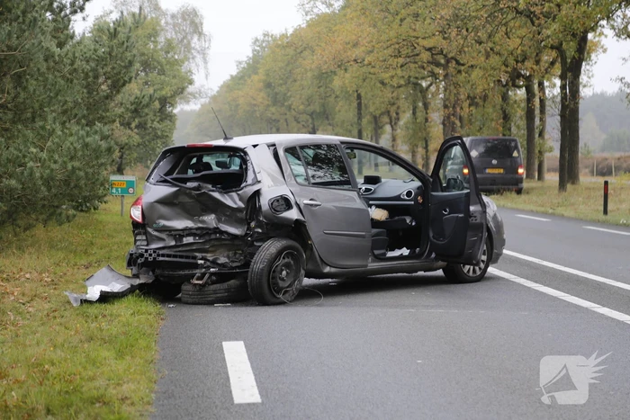 Enorme crash met meerdere auto's