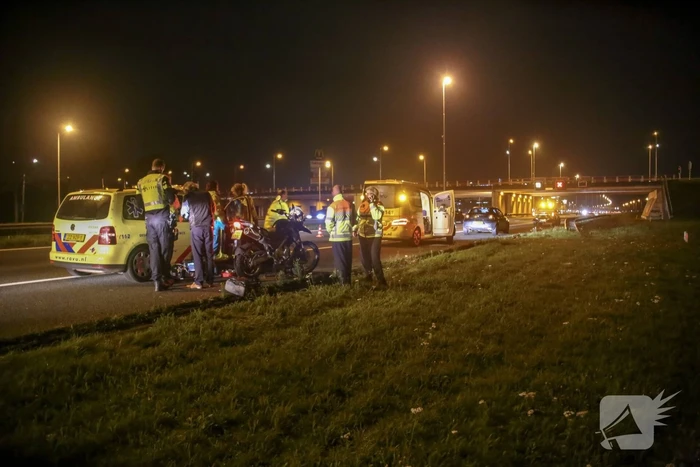 Motorrijder gewond na aanrijding met auto