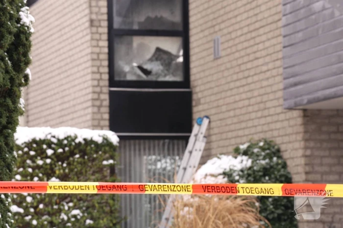 Veel rook bij uitslaande woningbrand