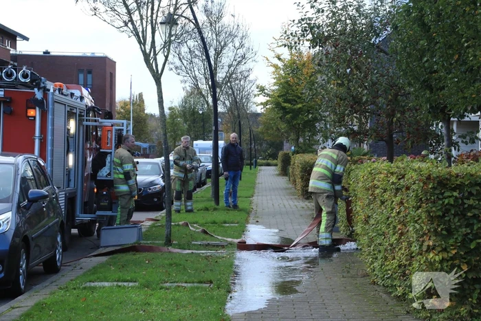 Kruipruimte onder water na gesprongen leiding