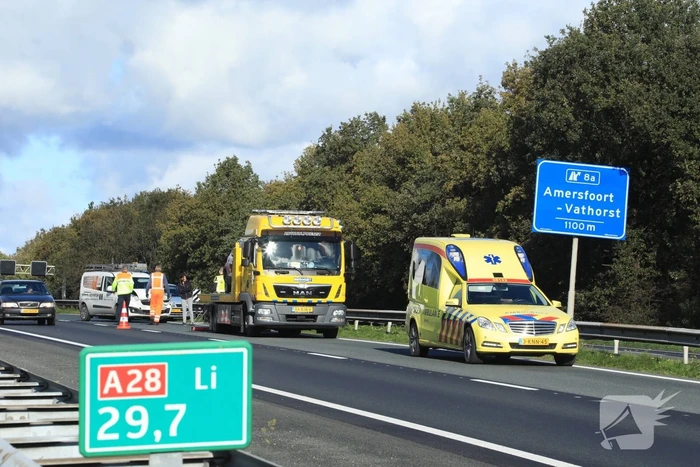 Bestelbus botst op voorganger