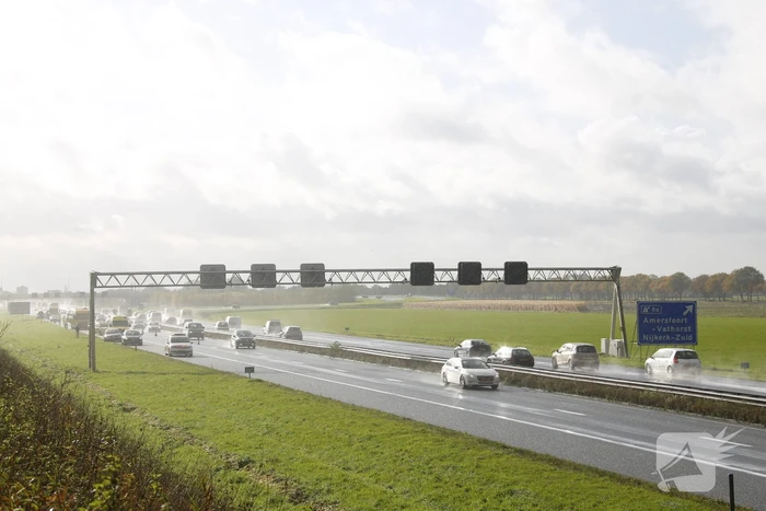 Meerdere voertuigen betrokken bij ongeval op snelweg