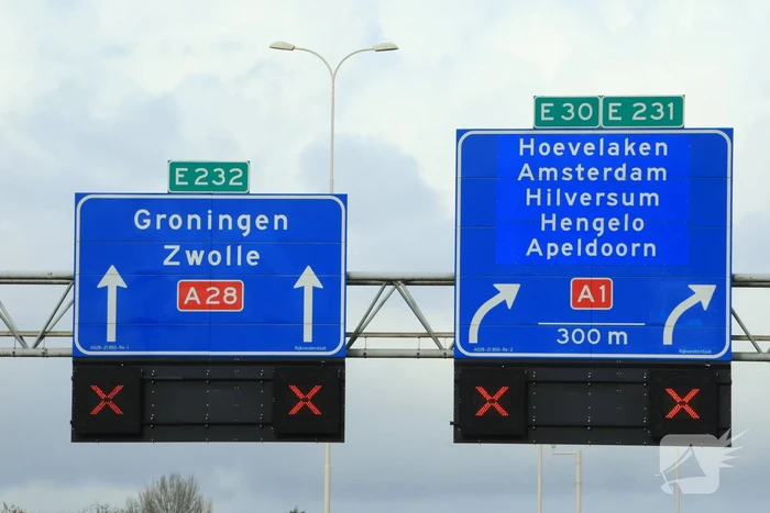 5 voertuigen botsen op elkaar op snelweg