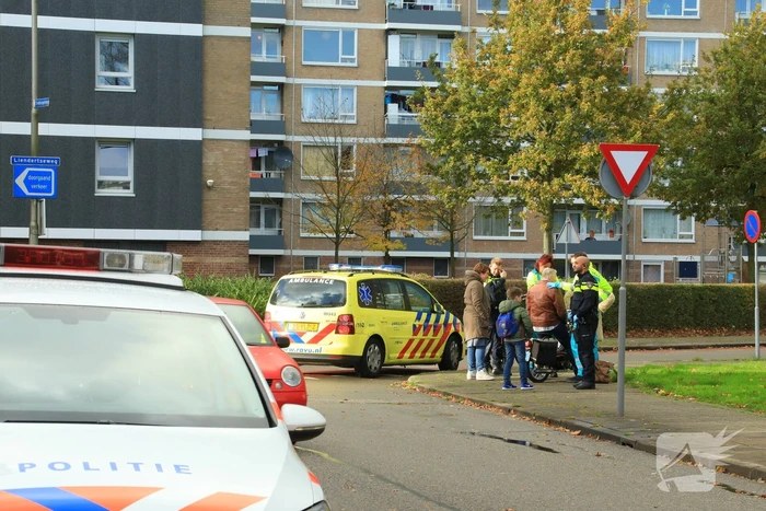 Snorfietser gewond na botsing met jonge fietsster