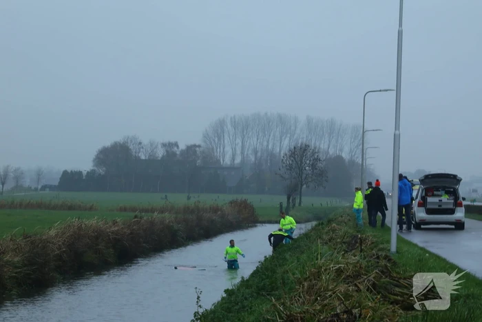 Brommobiel te water bestuurder overleden