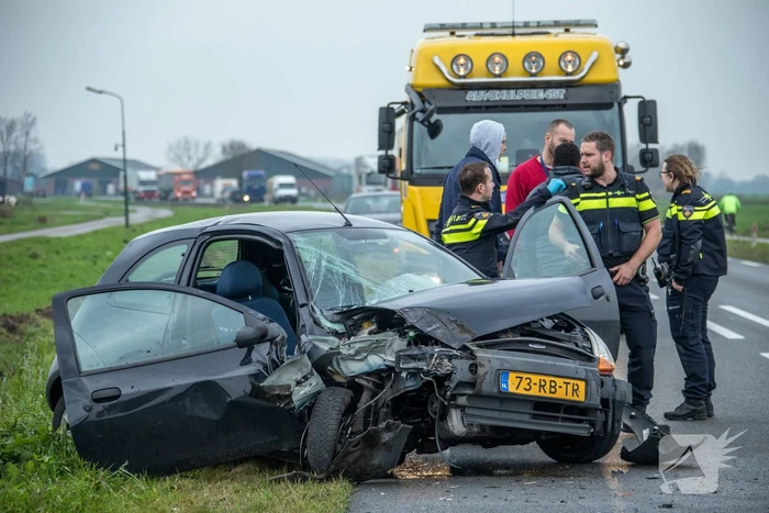 Veel schade na botsing met tractor