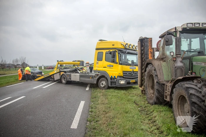 Veel schade na botsing met tractor