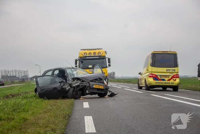 Veel schade na botsing met tractor