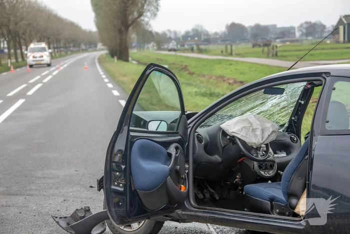 Veel schade na botsing met tractor